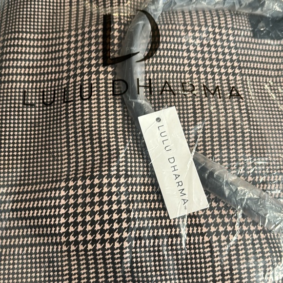 Lulu Dharma Pink Plaid Weekender Bag - Picture 5 of 8